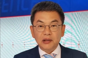 苏群：湖人的根本问题是浓眉走后篮下没人了 打不出反击就没戏