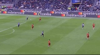 pg模拟器-两翼齐飞成取胜关键，小因给穆帅上了一节战术课