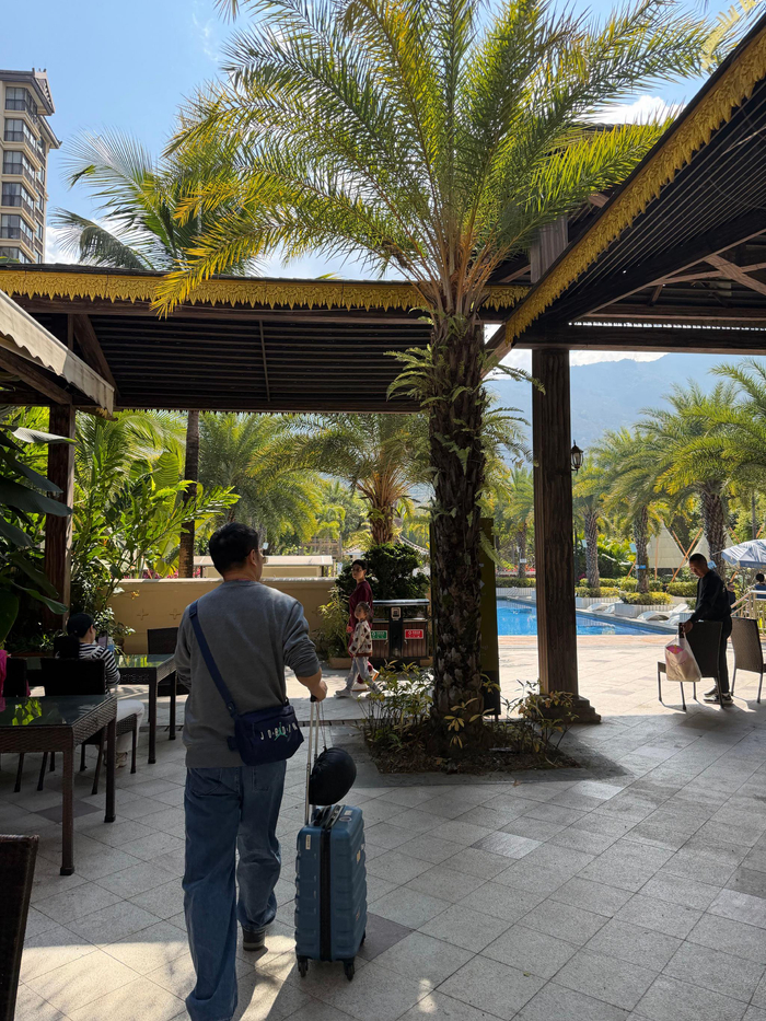 pg电子-西双版纳偶遇王小愚儿观看湖人比赛|手机_新浪体育_新浪新闻